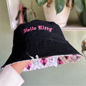 Forever 21 Reversible Kid’s Hello Kitty Bucket Hat